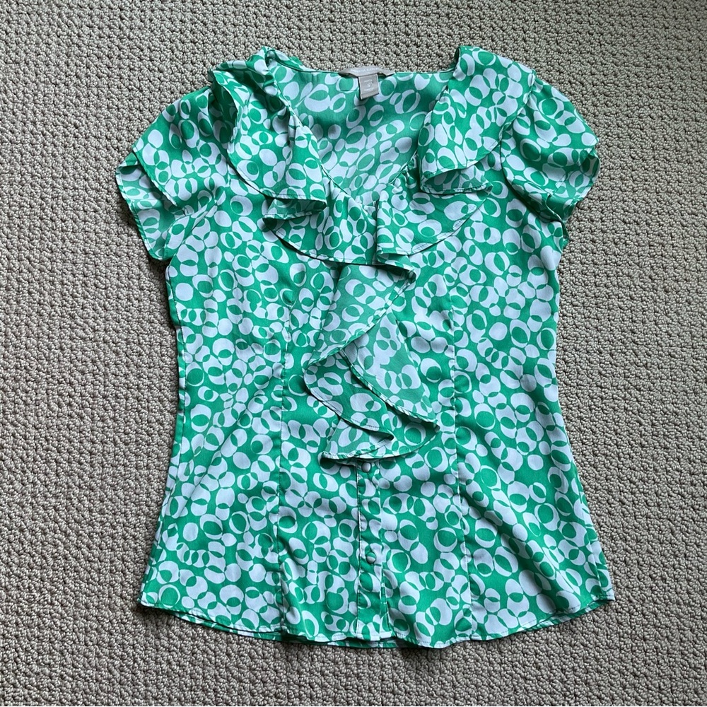 Banana Republic White and Green Ruffled Blouse with Peter Pan Collar